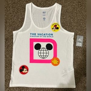 WDW 50th Anniversary Vault
Collection Vacation Kingdom of the World Tank NWT